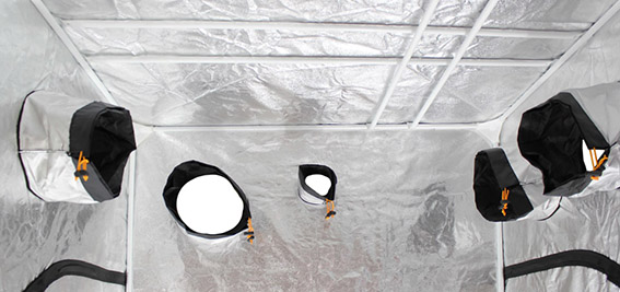 Armario Dark Box y sus salidas y puertos para ventilacion